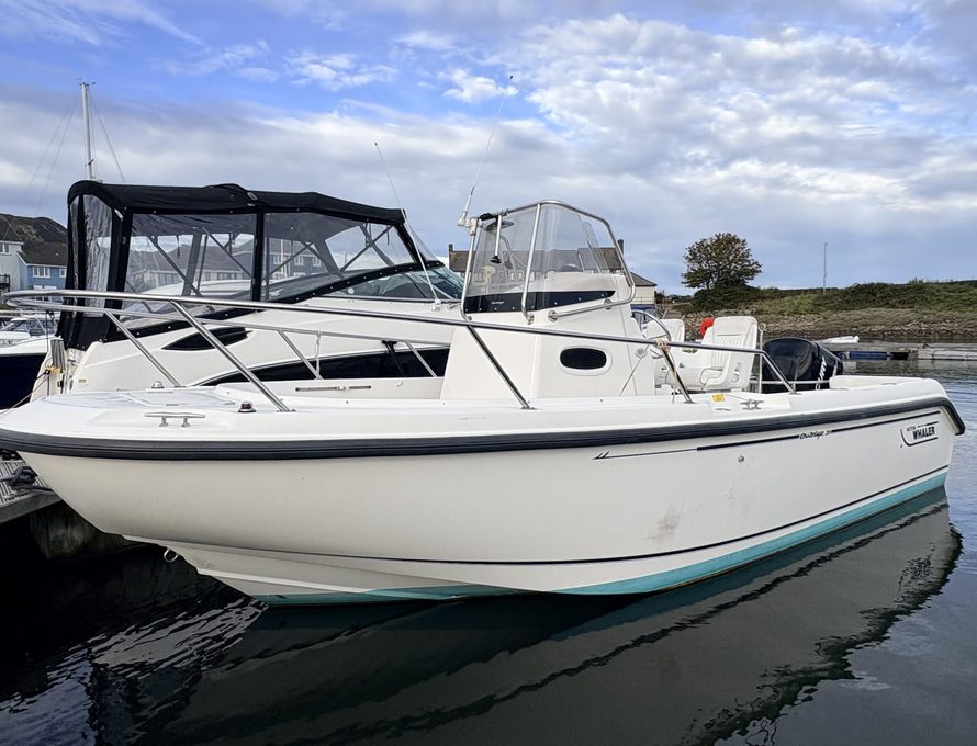 Boston Whaler 21 Outrage